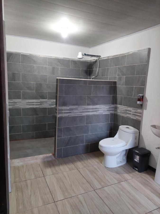 Anchia - Hostel Alajuela Extérieur photo