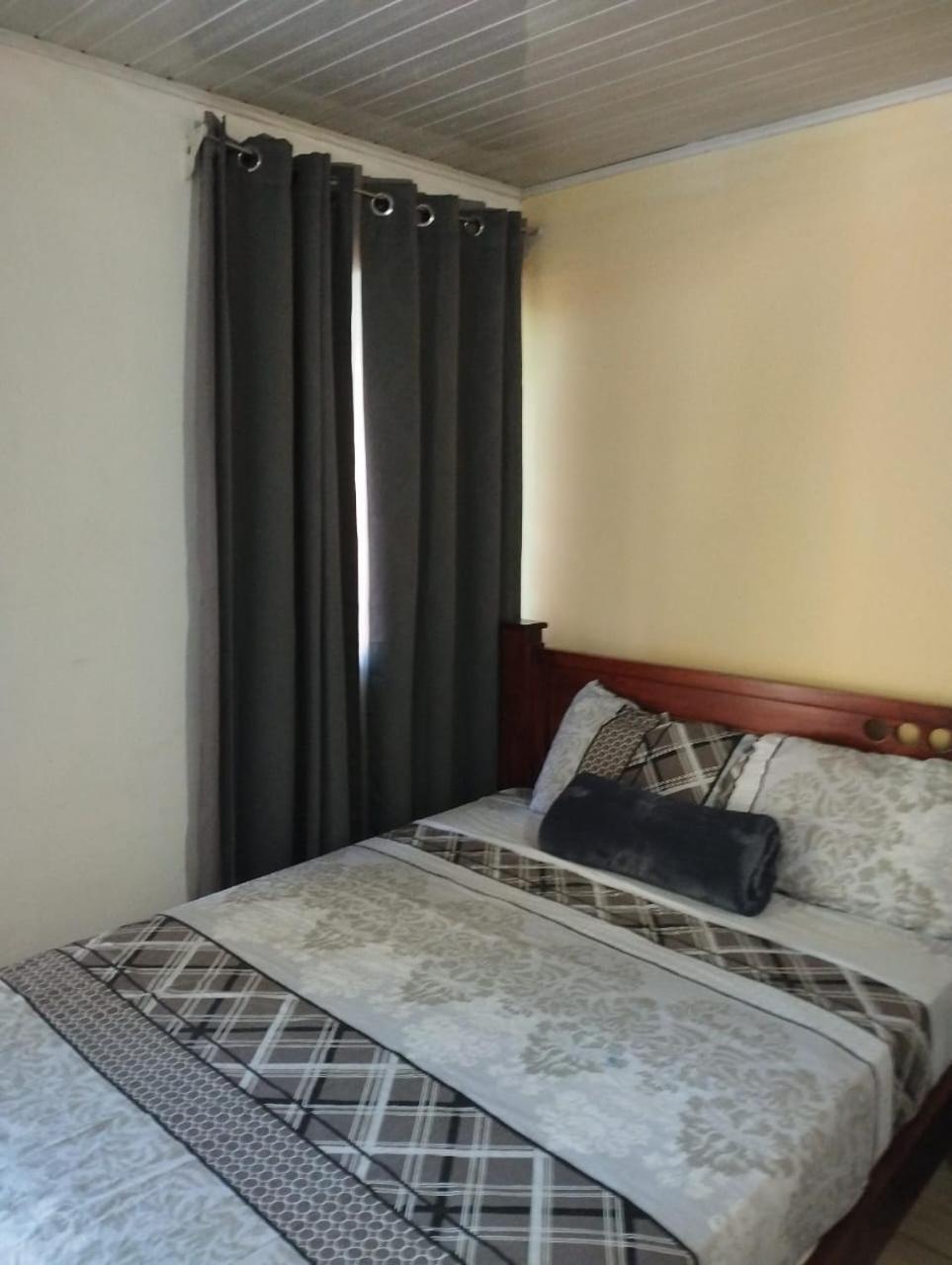 Anchia - Hostel Alajuela Extérieur photo