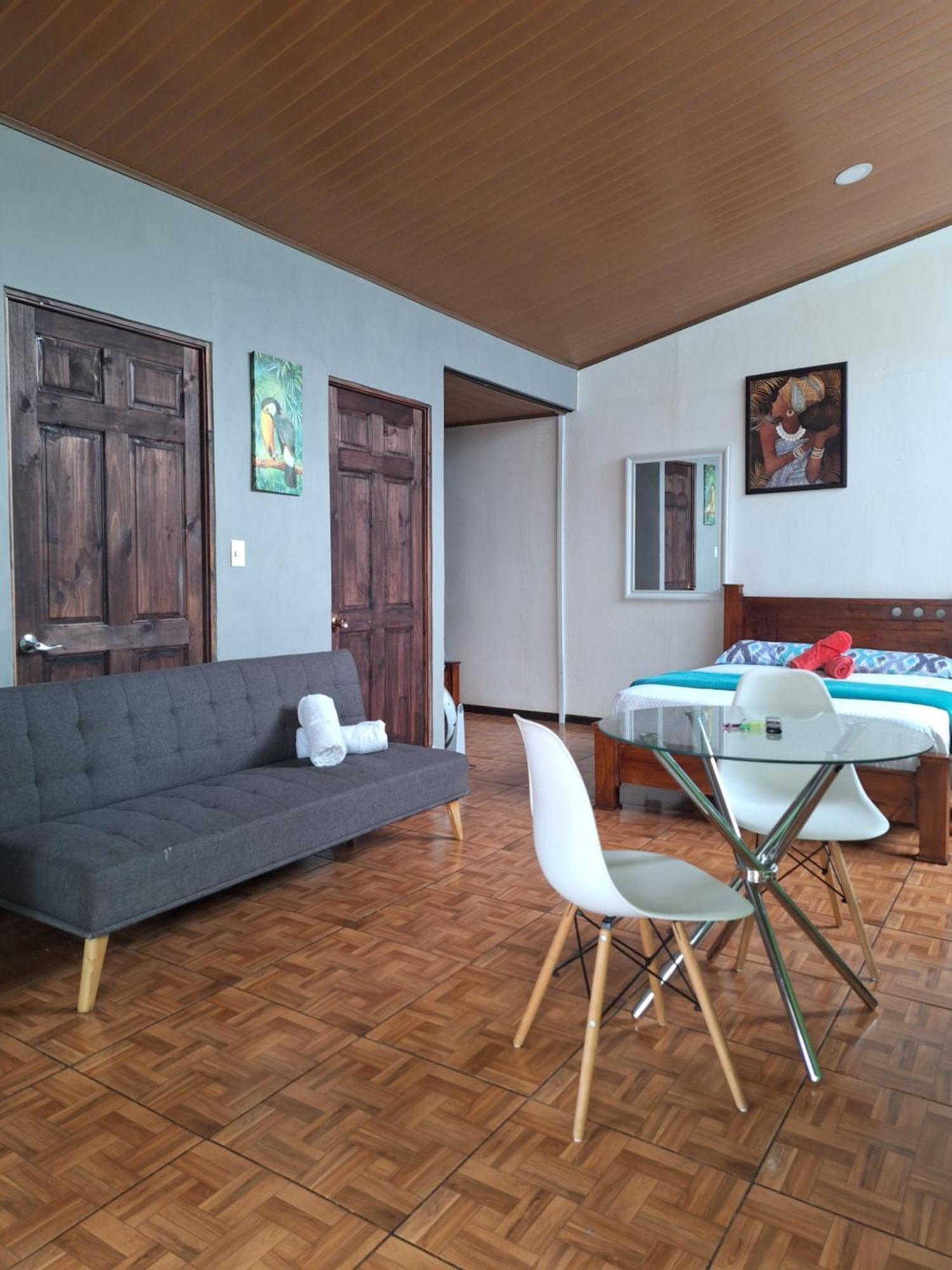 Anchia - Hostel Alajuela Extérieur photo